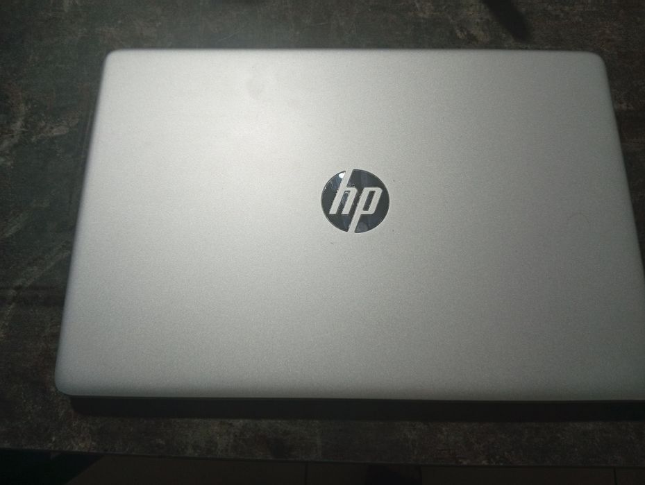 Noutbuk hp 12 8g 256