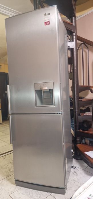 Хладилник с фризер LG