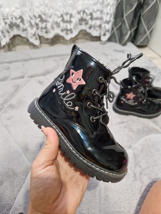 Vând ghetuțe pentru fete Nr. 25 Graceland Deichman