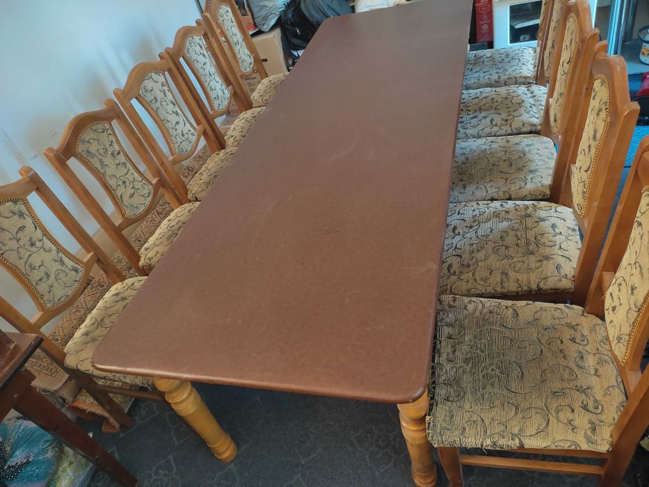 Стол ва стуллар сотилади (комплектда)!