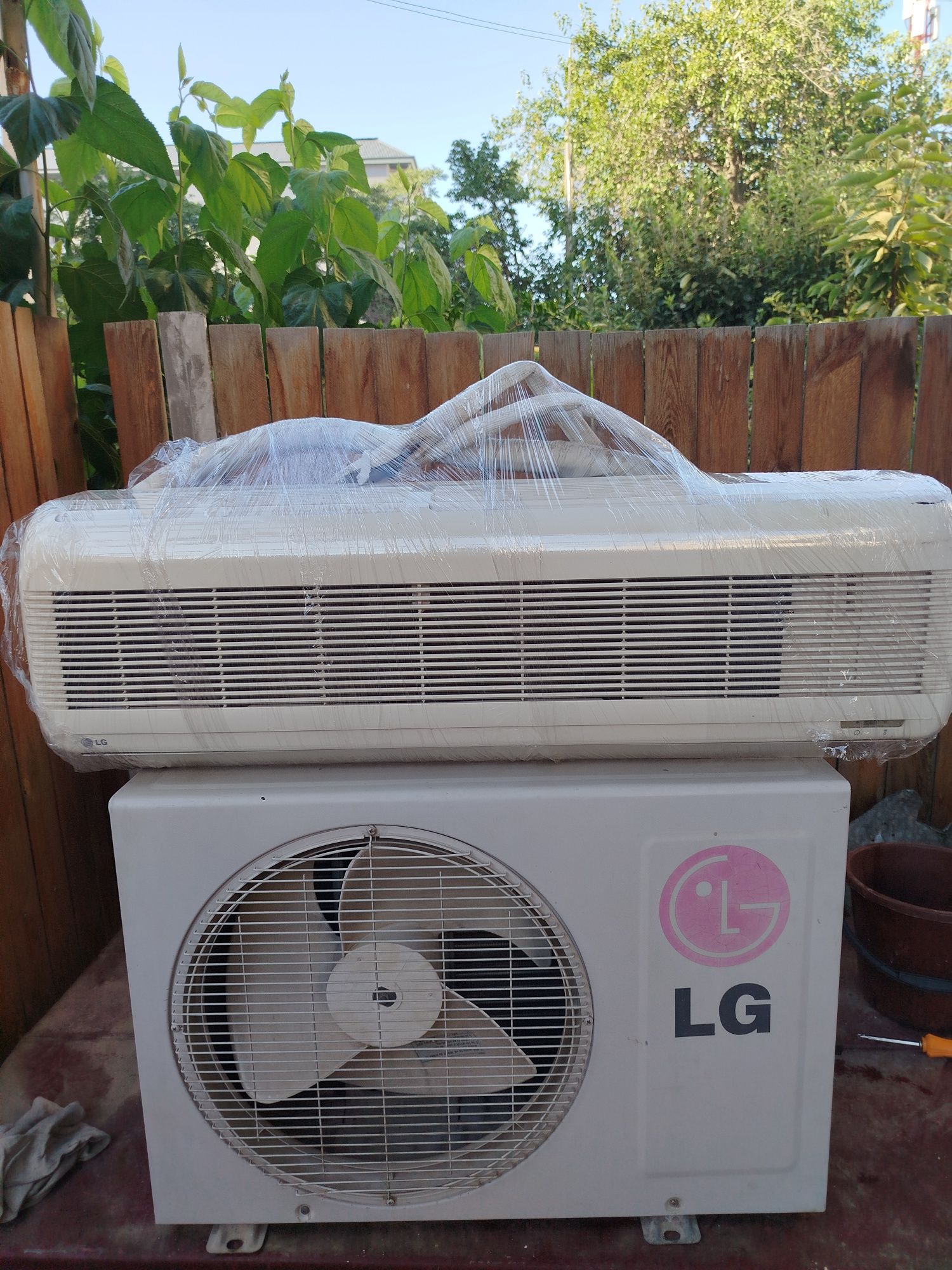 Продаются кондиционер LG 12. Б.у