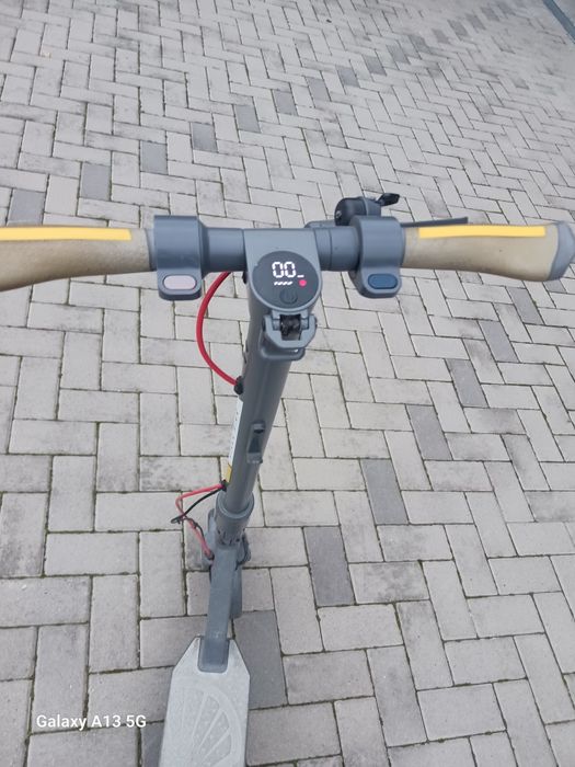 Vând trotineta electrica