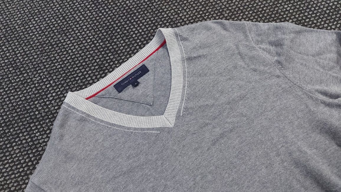 Tommy hilfiger шпиц пуловер M размер
