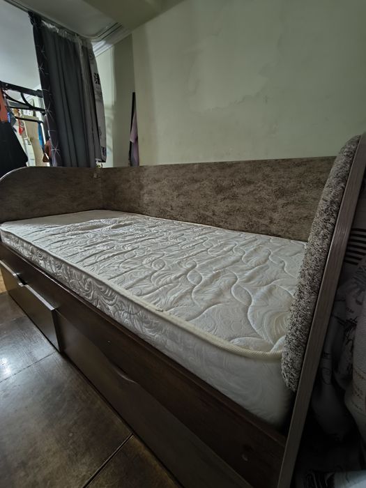 Кровать, кушетка