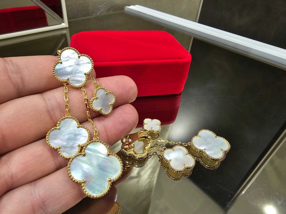 Van Cleef & Arpels VCA 4 Magic Mother of Pearl Alhambra Дамски Обеци