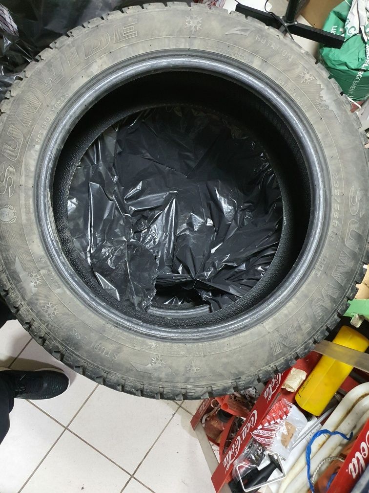 Продам комплект шин 235/55 R18 пробег 3000 км.  Цена за комплект.