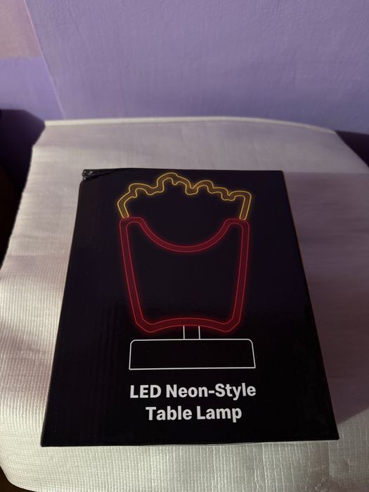 Lampa led noua cu eticheta