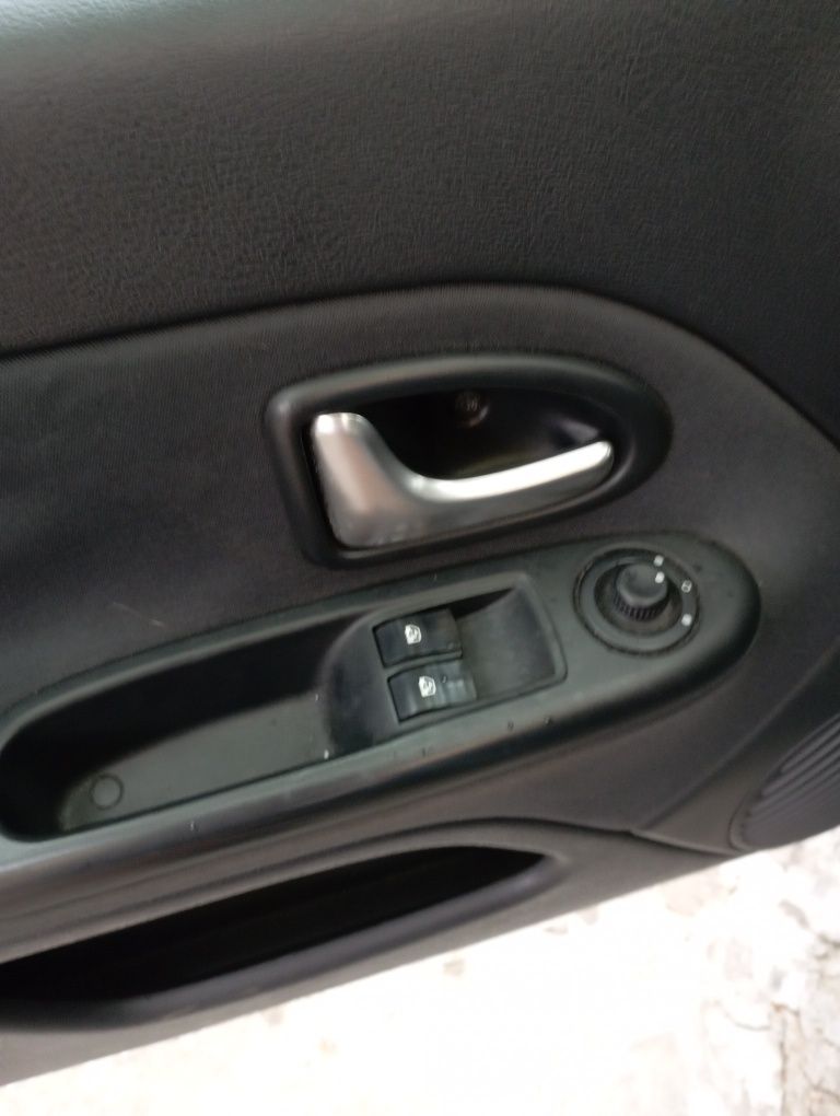 Vând Renault Clio 2 extreme