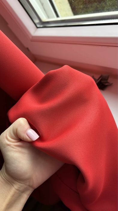 De vanzare draperii rosii