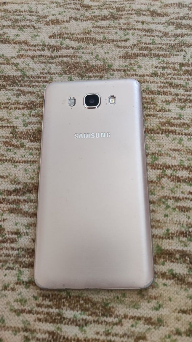 Samsung J7 (2016)