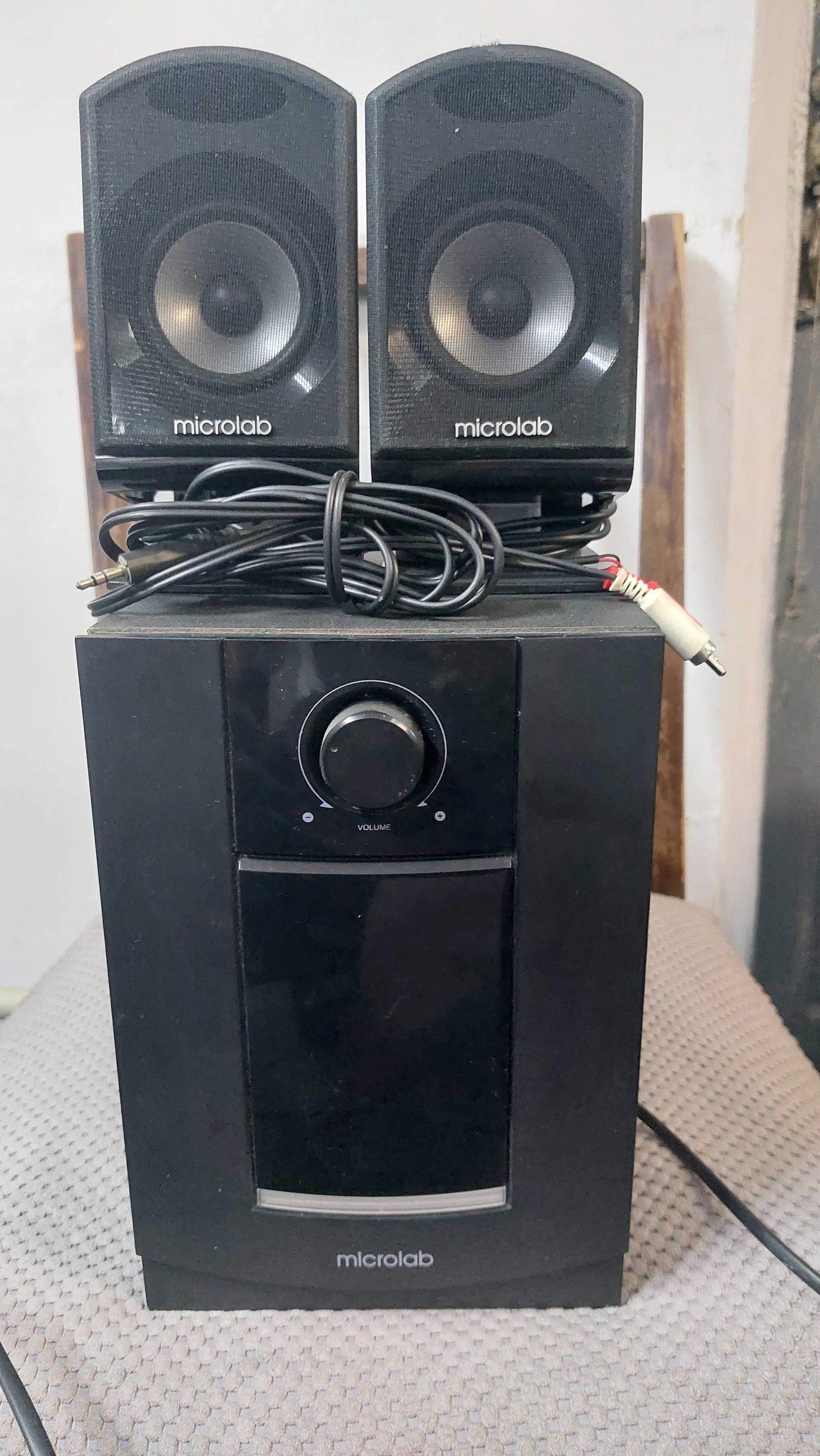 колонки разные. microlab 3.1
