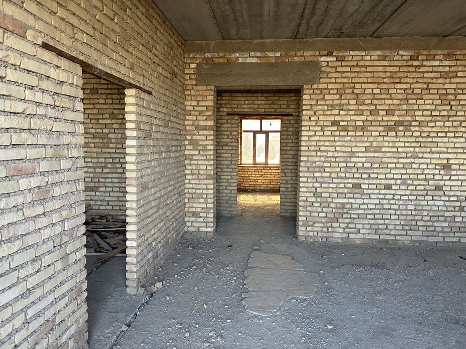 Navoiy sh. Guliston 3 da 2 qavatli hovli sotiladi