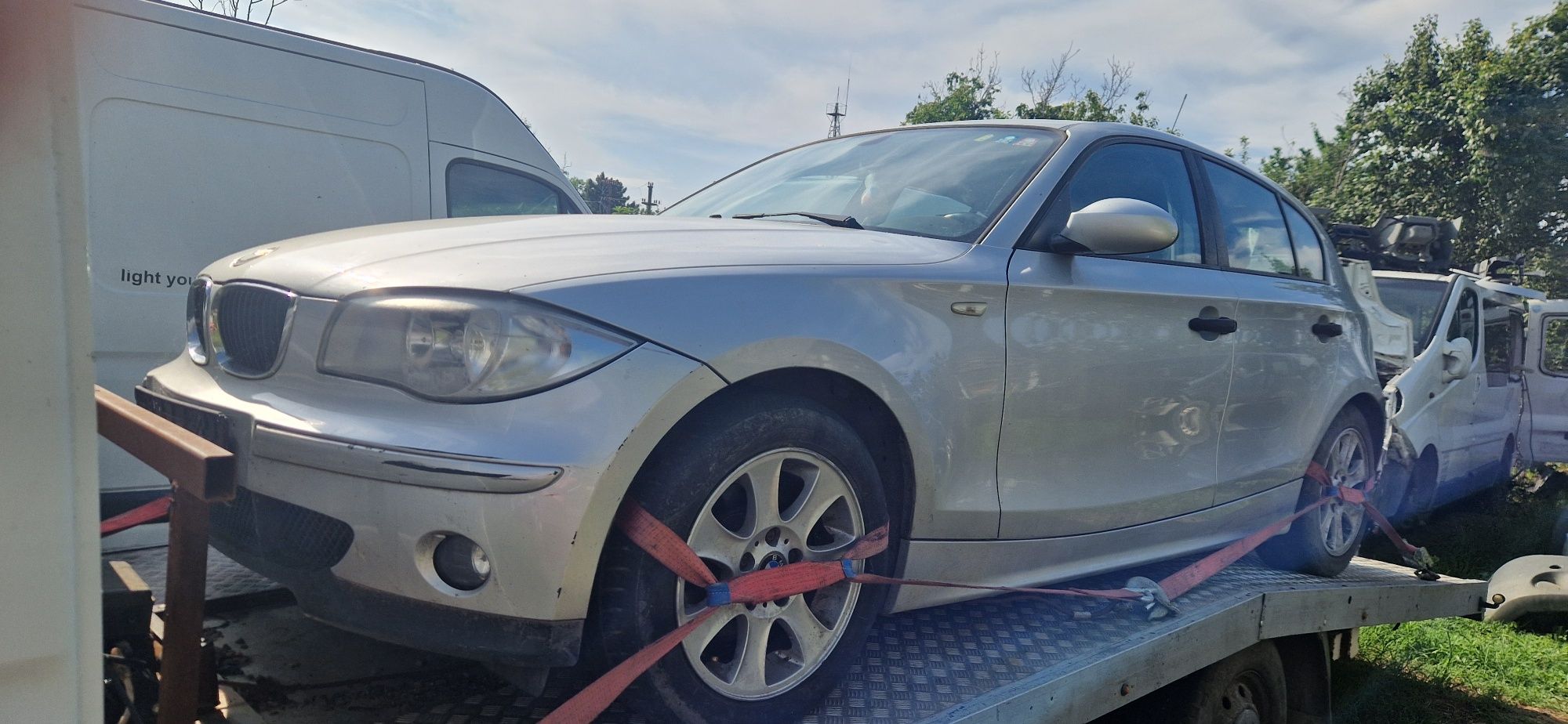 Dezmembrez bmw seria 1 2.0 diesel