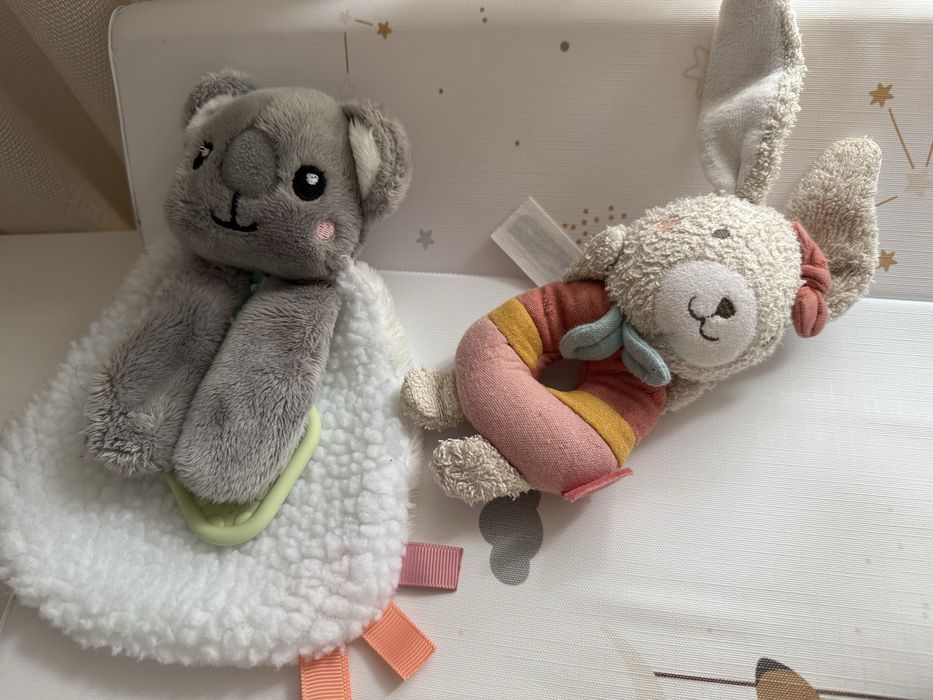 Бебешки играчки 0-18 месеца