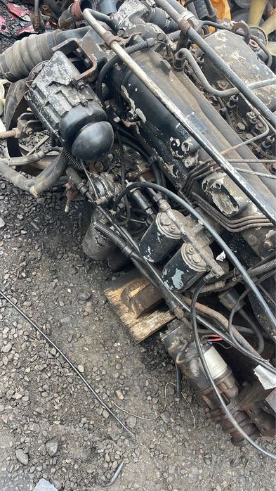 Motor man in 6 pistoane