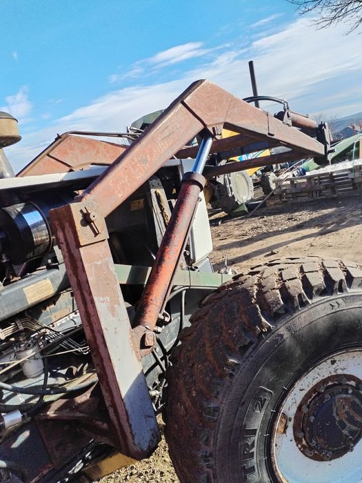 Încărcător frontal vând - schimb