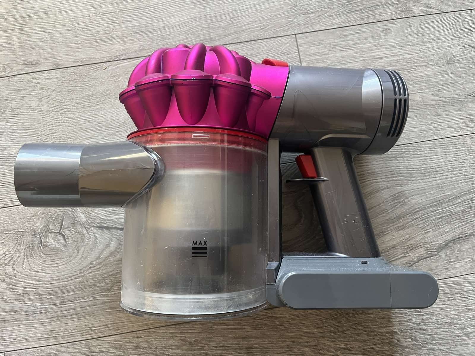 Dyson V7 на части