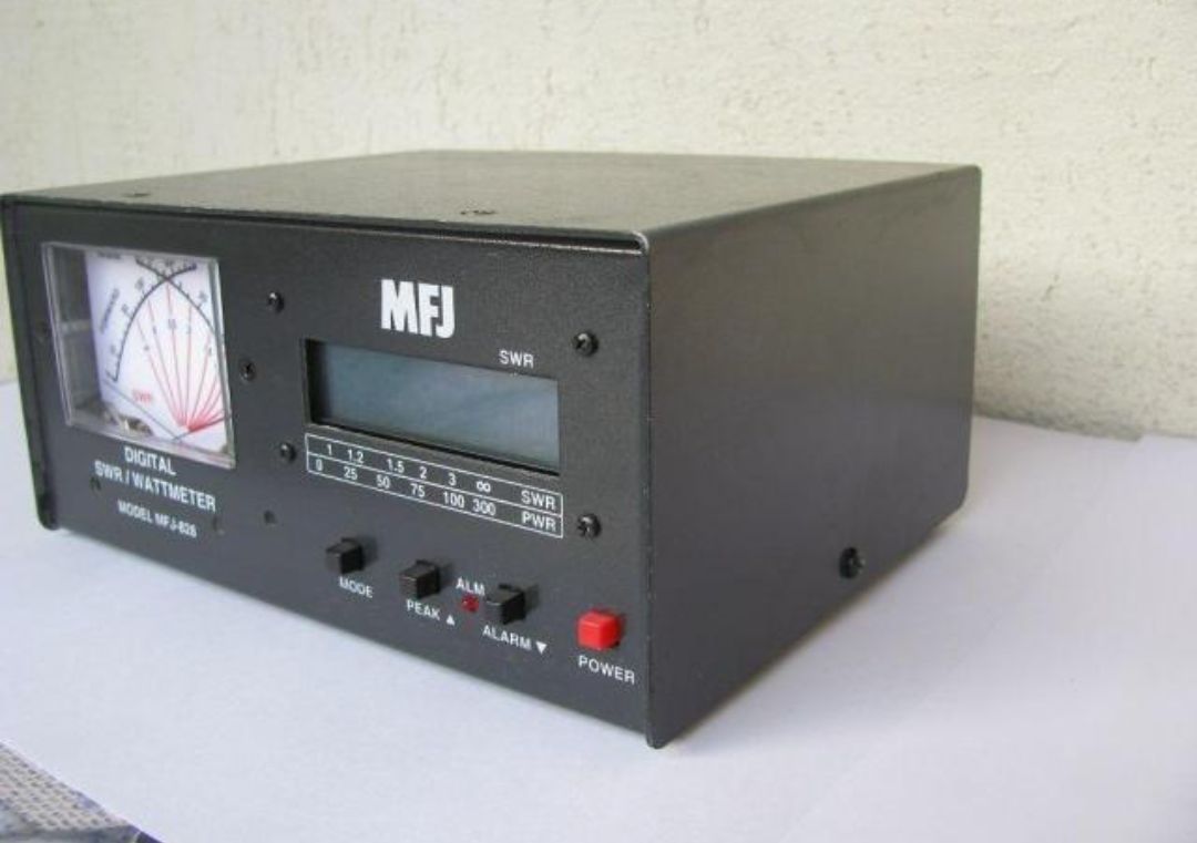 MFJ-828 SWR Wattmeter за радиостанция