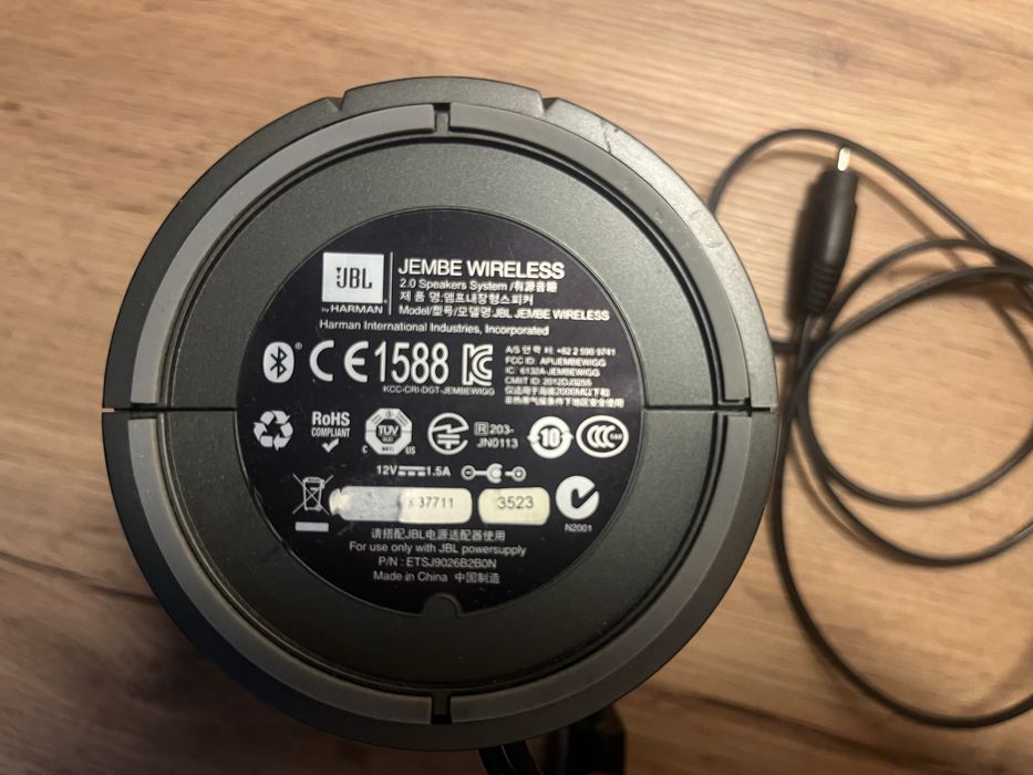 Продам колонки JBL