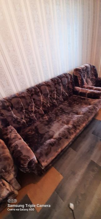 Отдам диван и два кресла