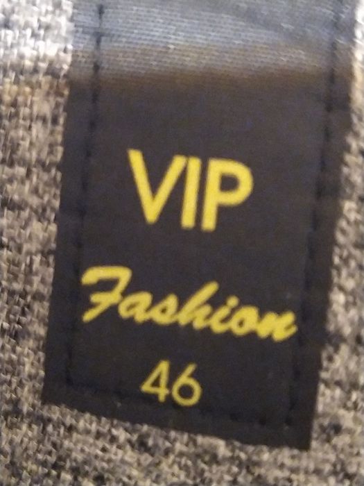 Nou! Costum damă, marimea 46!