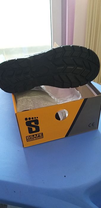 Обувки за работна среда