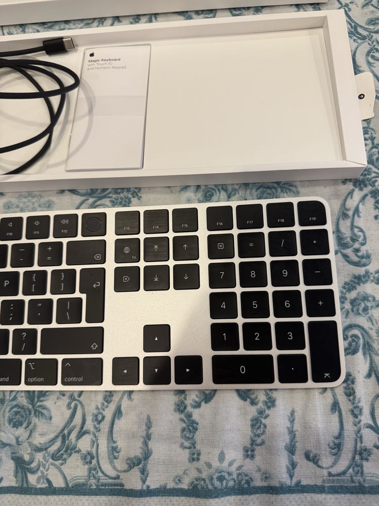 Apple Magic Keyboard black edition with touch Id and Numeric keypad