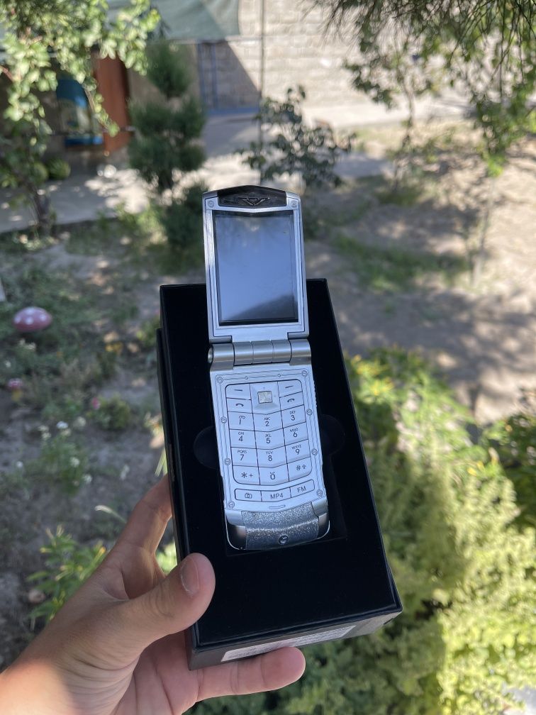 Vertu V77 Ayxta — premium raskladushka telefon, Качество Nokia