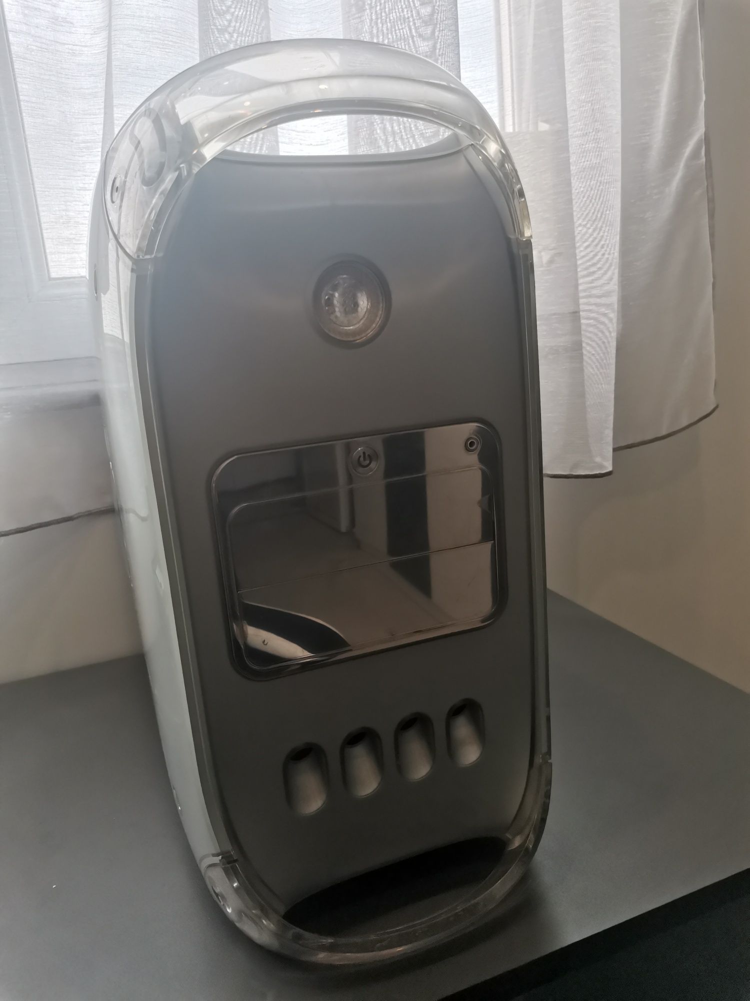 Продавам Power Mac G4