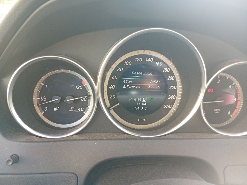De vinzare mercedes benz c220