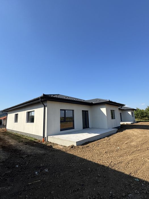 Casa unifamiliara     .