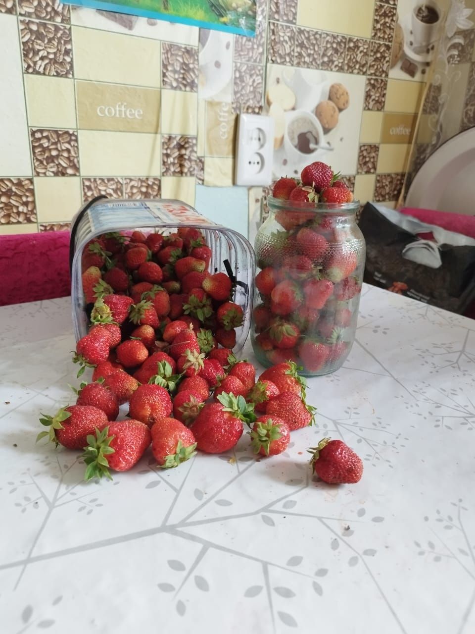 Продам дачную вкусную клубничку