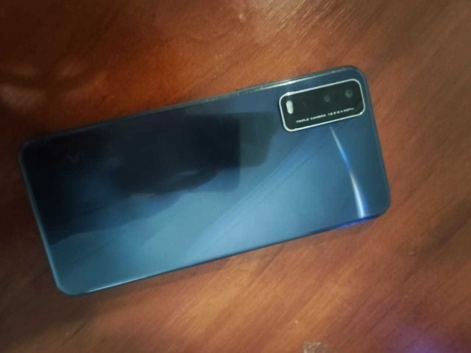 Продам или обменю телефон Vivo Y20