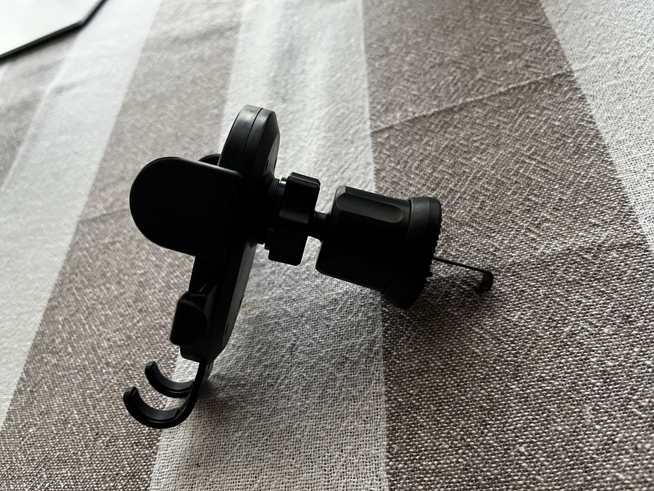 Поставка за телефон за кола