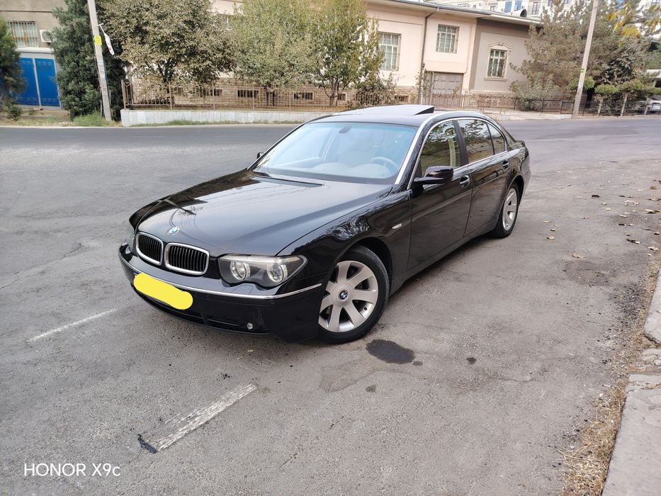 Bir qol moshina 8 slinder eshiklari davochik xaladini luk xammasi bor.