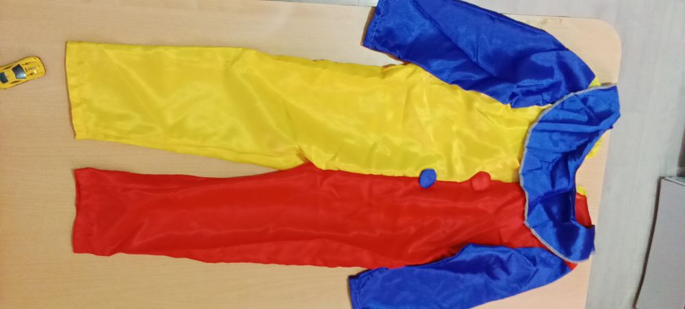 Продам  детский костюм клоуна