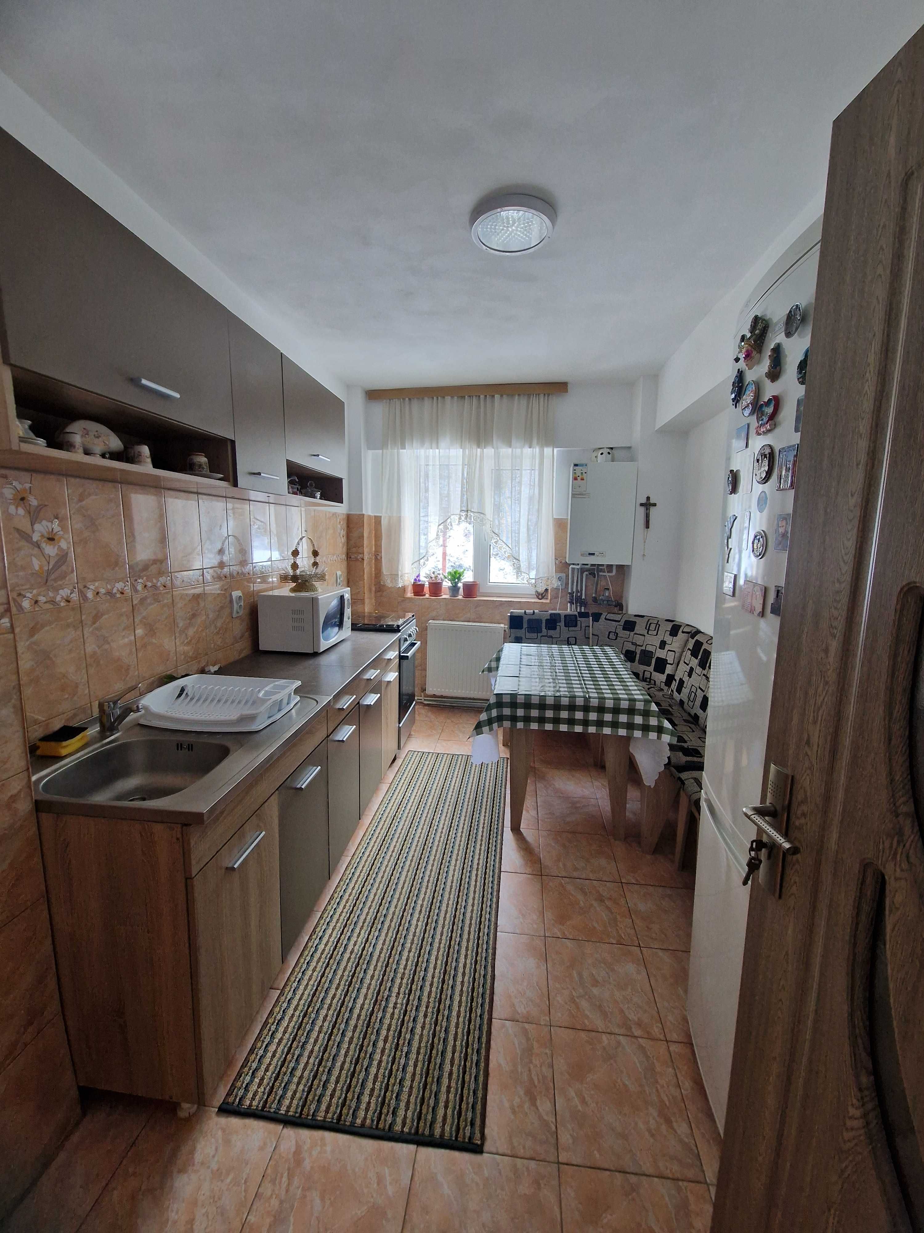 De vanzare apartament 2 camere semidecomandat Azuga