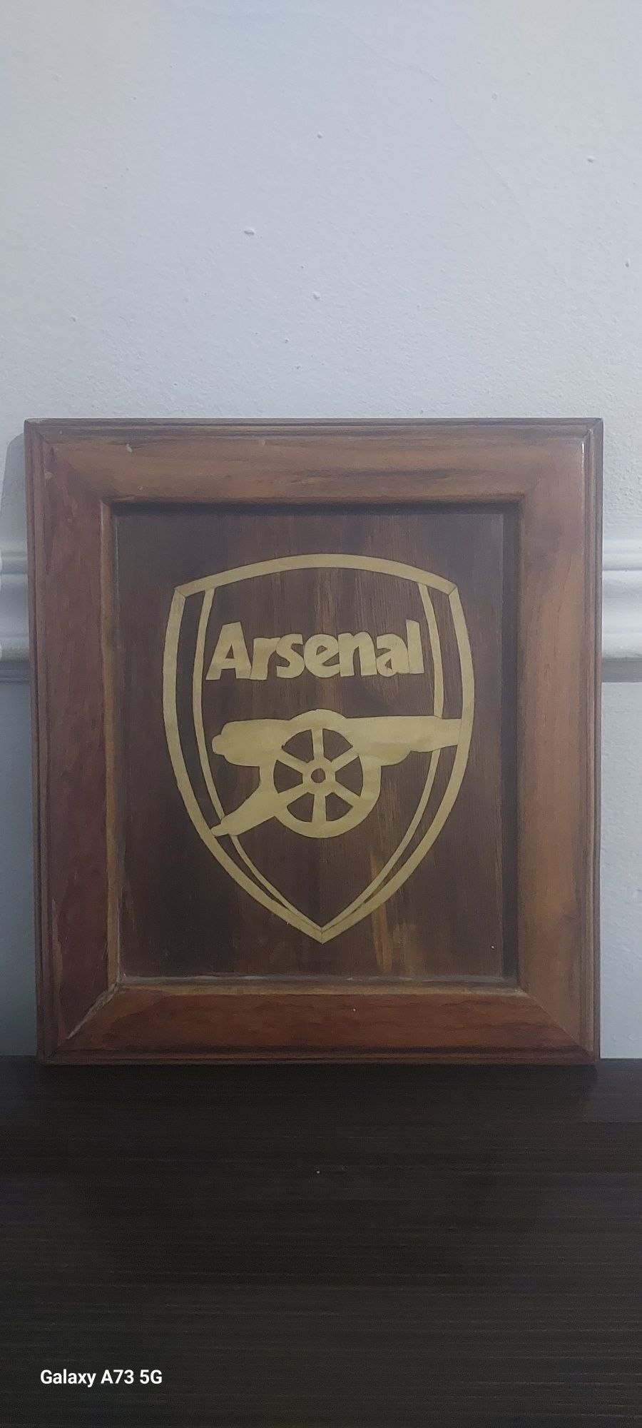 Arsenal futbol klubini emblemasi sotiladi