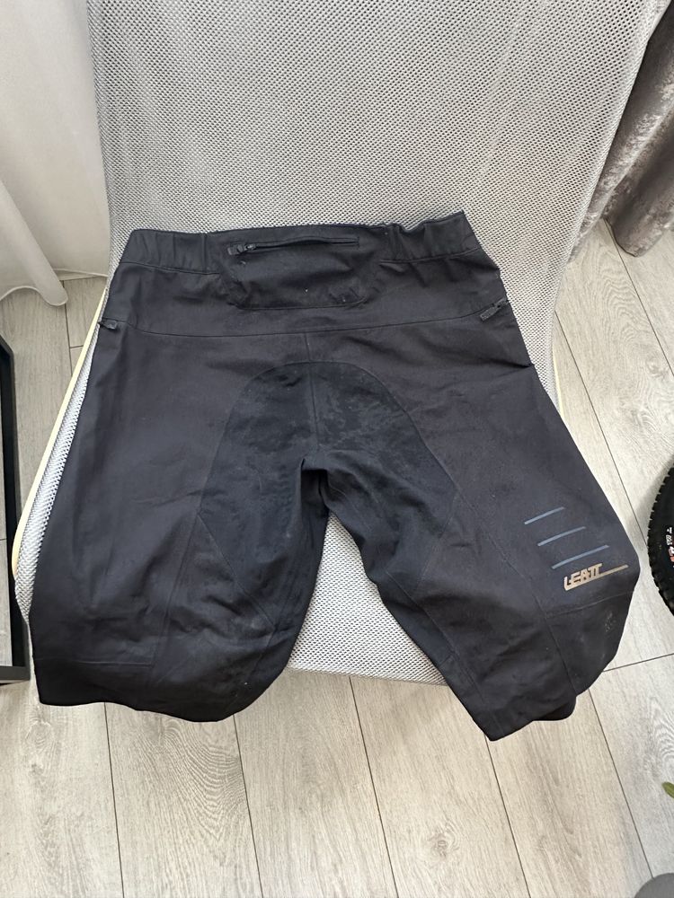 Pantaloni scurti Leatt, mtb XL, 5.0 negru, downhill, freeride
