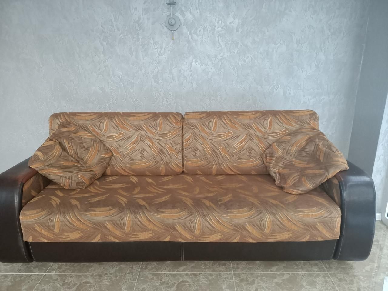 Продам диван в хорошем состоянии