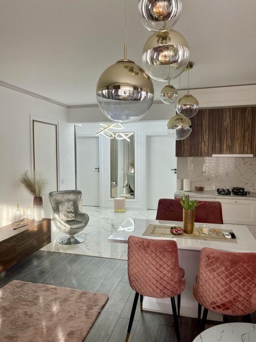 De vanzare apartament cu 3 camere