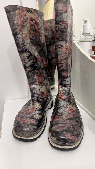 Продам резиные сапоги