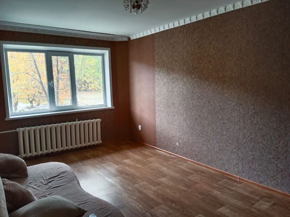 Продам 2-х комнатную квартиру 7 микрорайон 4 дом
