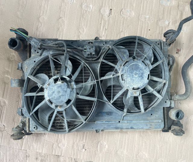 Radiator apa racire motor Volkswagen VW Passat B5