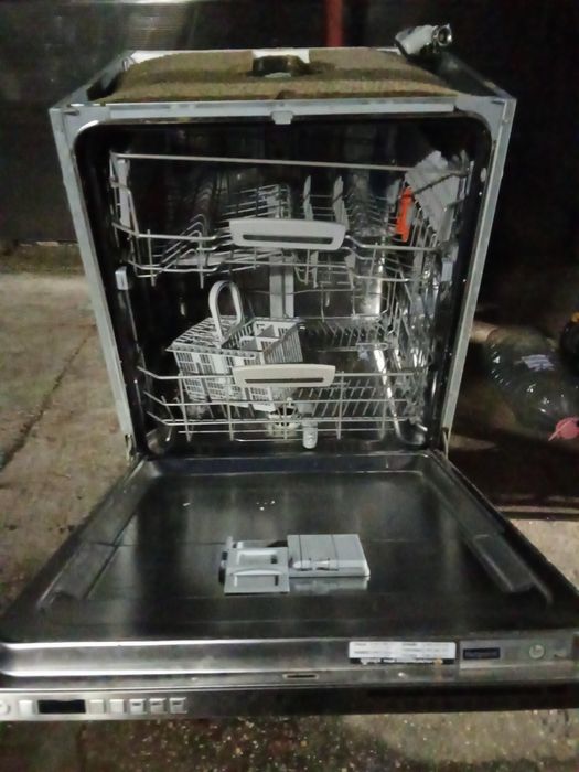 Vând mașină de spălat vase
