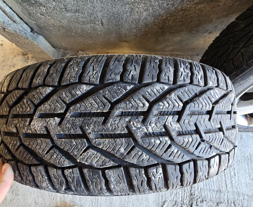 Jante + anvelope de iarna 205/55/r16