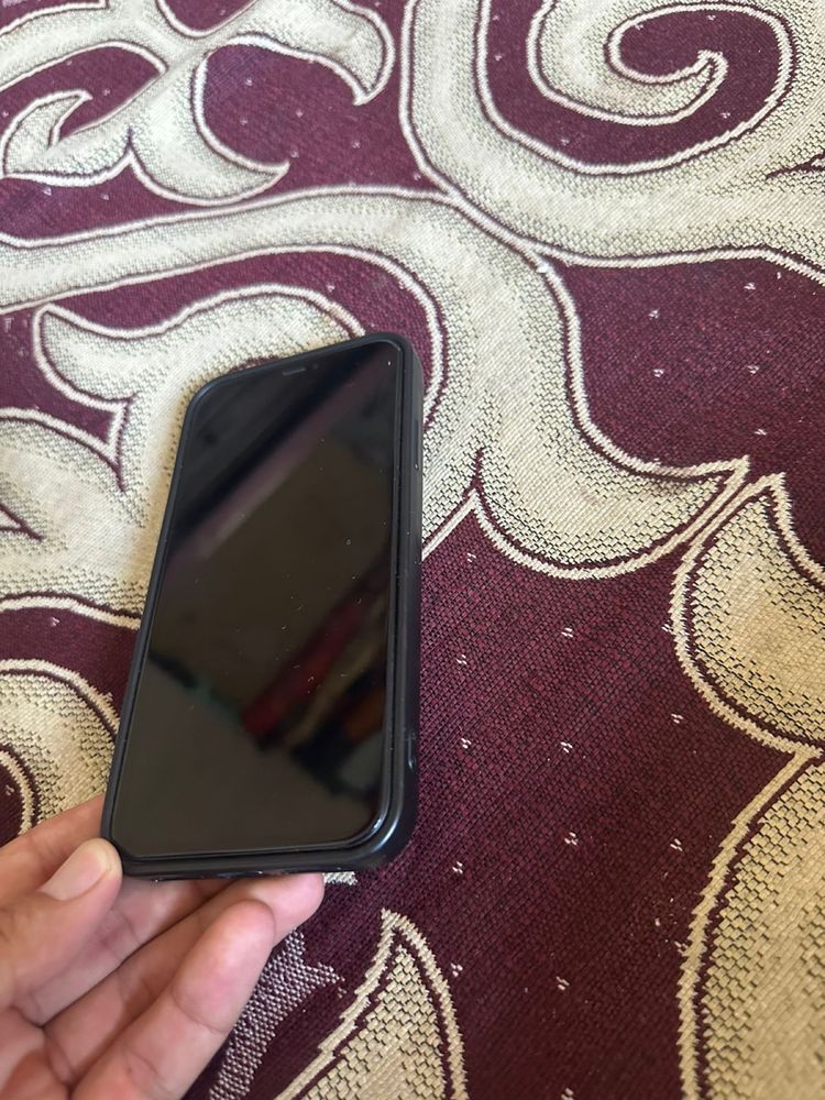 Продам iPhone 11  в хорошом состоение