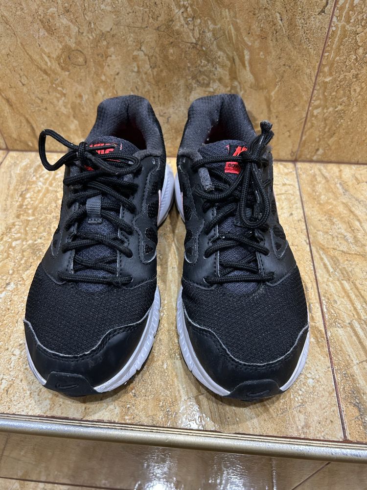 Оригинални маратонки Nike номер 35.5