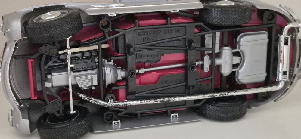 Macheta Mercedes 300 SL scara 1/18 Brurago metalica