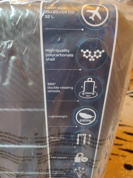 Чисто нов КУФАР С КОЛЕЛЦА NASA, ултра лек, поликарбонат, размер S